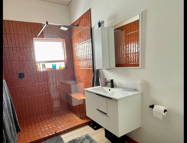 3 BEDROOM HOUSE FOR SALE IN LAGUNA SANDS
